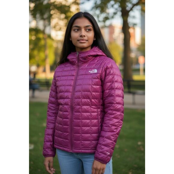 The North Face Women's Size M Plum Purple Down Puffer Full Zip Jacket TC8Q - Picture 1 of 2